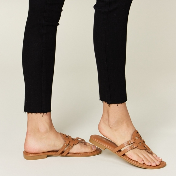 Forever Link Cutout PU Leather Open Toe Sandals - Picture 3 of 5